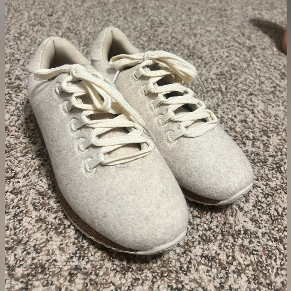 Women's Cream Lace-Up Fashion Sneakers